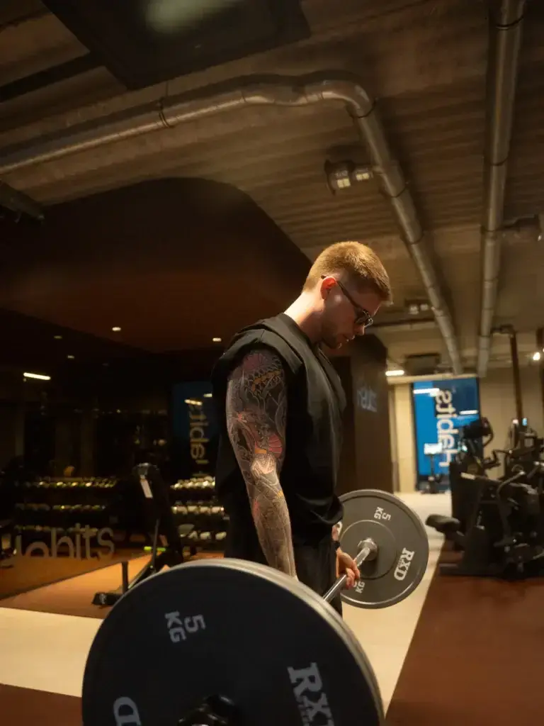 Krachttraining met begeleiding bij premium club Habits in Lendelede